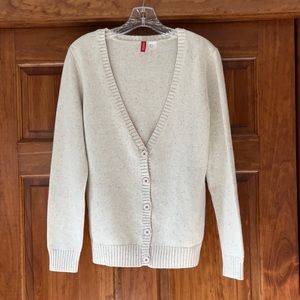 V-neck Cream Colored Cardigan.  Fun Tweed Texture NWOT